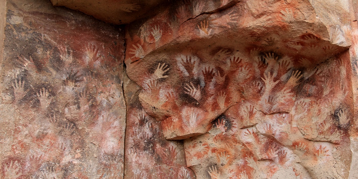 Foto 3: Cueva de los Manos, Patagônia, 30.000 a.C.
Foto 3: Cueva de los Manos, Patagônia, 30.000 a.C.