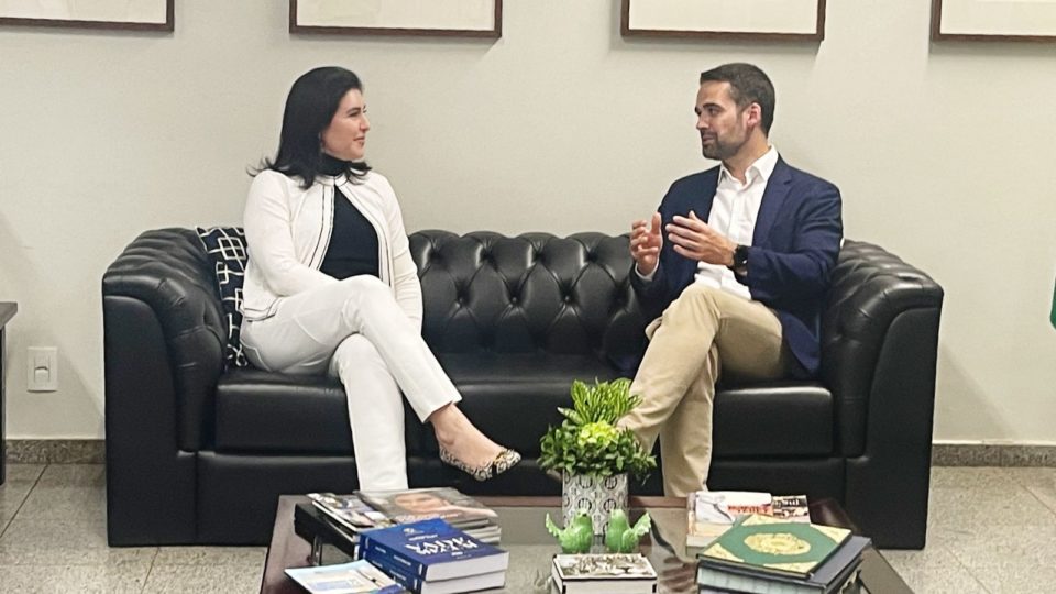 A senadora Simone Tebet e o ex-governador Eduardo Leite