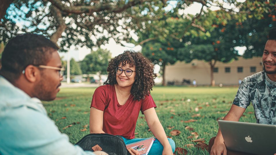 Por uma educação desafiadora, inspiradora, flexível e memorável O modelo educacional de uma universidade é seu coração. Vivemos um momento em que esse coração precisa ser revisitado