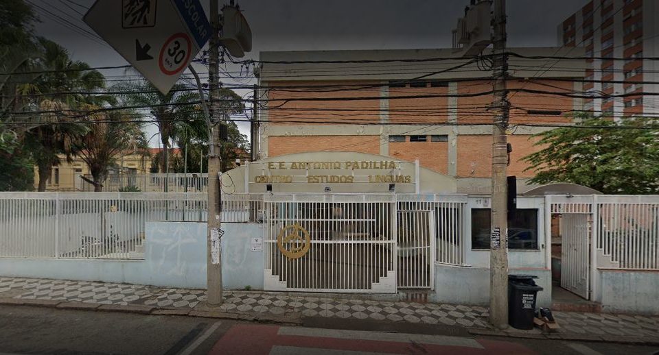 Diretor é afastado de escola após não permitir uso de banheiro feminino por transexual Diretor é afastado de escola após não permitir uso de banheiro feminino por transexual