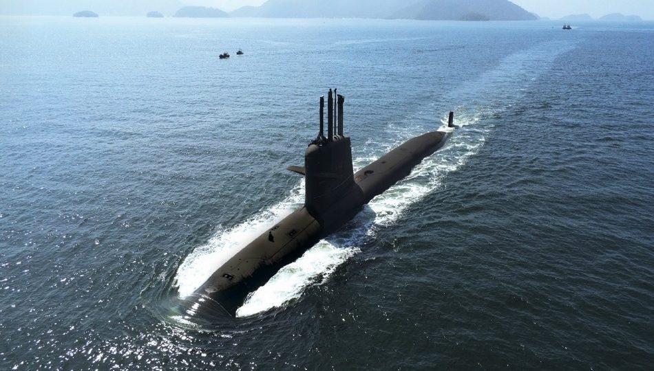 Mais caças, submarinos: Defesa lidera o ranking de investimentos federais em 2022 Submarino Riachuelo ao mar, em dezembro de 2020