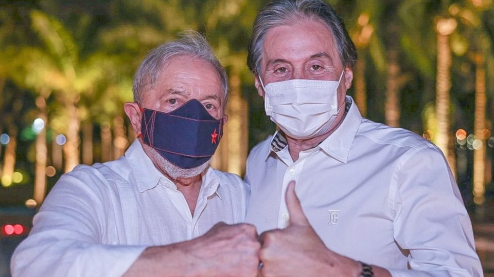 Ex-presidente Lula foi recebido pelo ex-senador Eunício Oliveira para um jantar com a bancada do MDB em Brasília