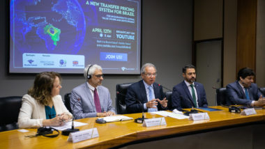 Guedes diz que Brasil está avançado e na reta final para entrada na OCDE O ministro da Economia, Paulo Guedes, afirmou que a criação de um novo sistema de preços de transferência pelo Brasil representa “um passo decisivo” para o acesso do país à Organização para a Cooperação e Desenvolvimento Econômico (OCDE).