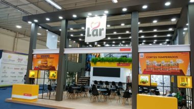 Em expansão, paranaense Lar lança hambúrguer de frango empanado Mercosuper 2022