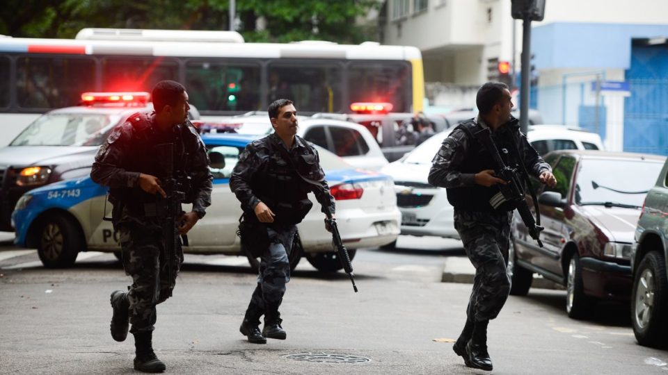 Assassinatos de policiais caem 22% no Brasil; números seguem bastante elevados, dizem especialistas