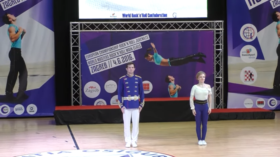 Uma é médica, a outra é bailarina, ambas são multimilionárias: Quem são as filhas de Putin Katerina Tikhonova, filha de Vladimir Putin, em uma apresentação de rock'n'roll acrobático em 2016