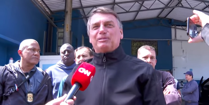 Em acordo com TSE, WhatsApp trata Brasil diferente de todos os outros países Presidente passa o feriado de Páscoa em Guarujá, no litoral de São Paulo