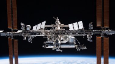 Estação Espacial poderá ser vista no céu do Paraná a partir deste sábado Quem estiver nas cidades de Curitiba e Cascavel, no Paraná, poderá avistar a estação espacial a olho nu.