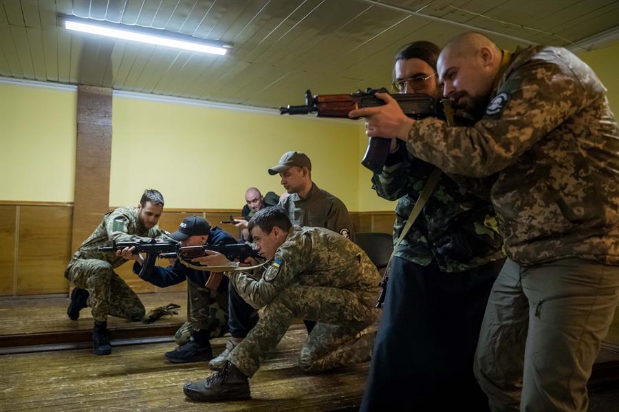 Treinamento militar em Kiev neste fim de semana