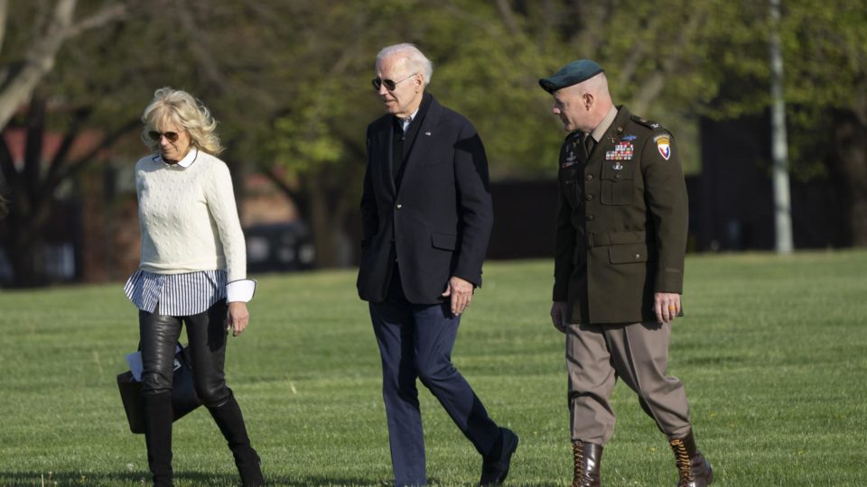 Casa Branca diz que “não há planos” para Biden viajar à Ucrânia Governo americano negou outra vez visita do presidente à Ucrânia, mas informou que um alto funcionário deve ir ao país em breve