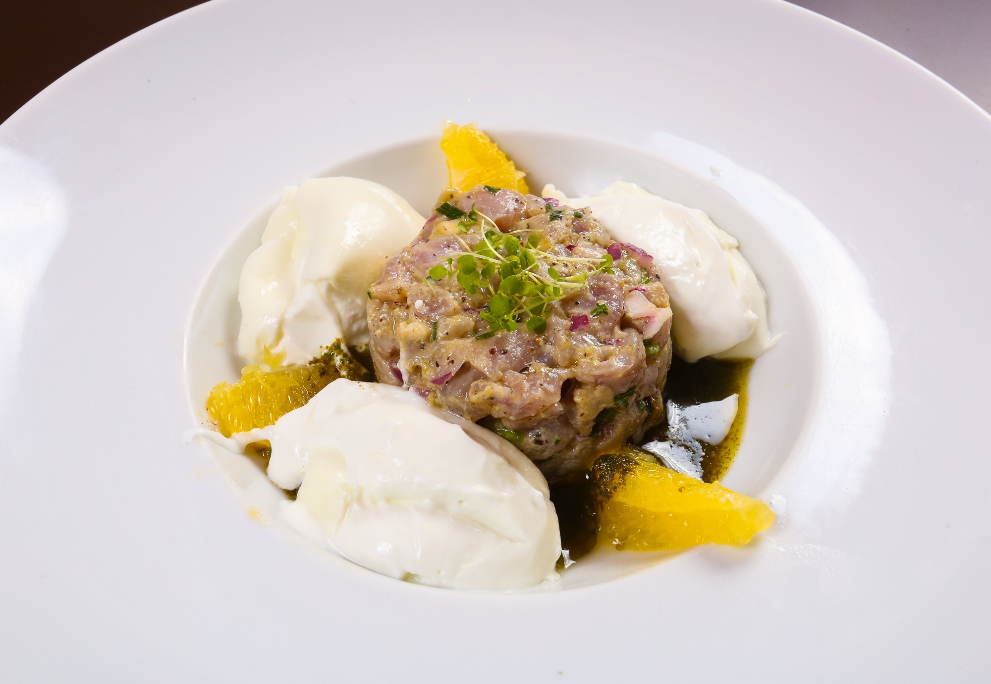 Atum com burrata, interessante combinação de sabores. Atum com burrata, interessante combinação de sabores.