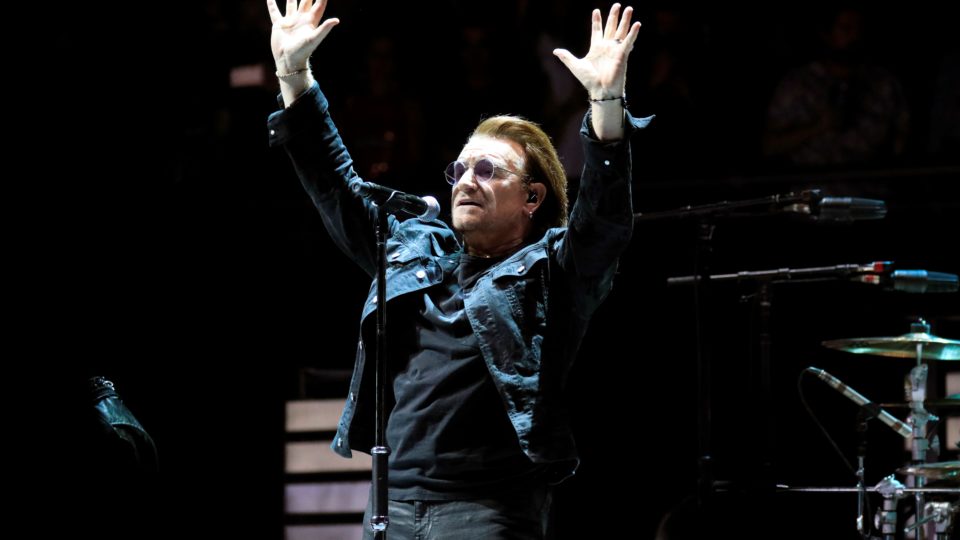 A maior banda de rock do mundo é uma banda cristã O vocalista da banda U2, Bono, durante apresentação em Madri, em 2018