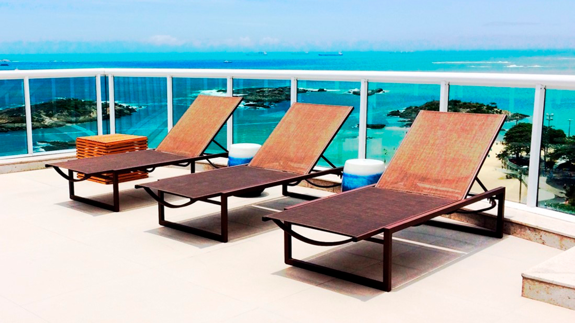 Projeto de decoração de área da piscina começa com a compreensão do que se espera do ambiente.