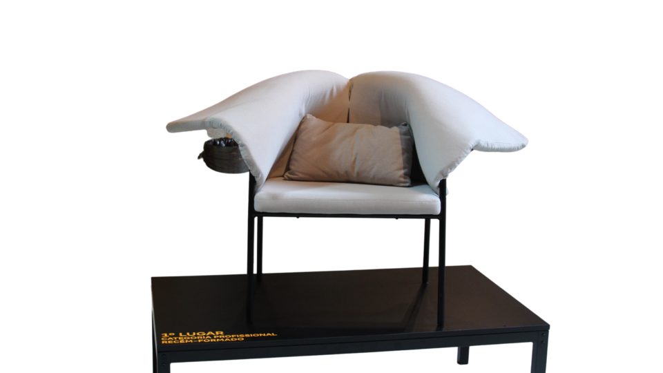 Prêmio Design Jovens Talentos 2022 abre inscrições para estudantes e profissionais recém-formados Poltrona João de Barro, por Gustavo Rinaldi G. Netto, 1º lugar na categoria recém-formado da edição 2022 do prêmio.