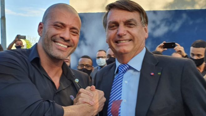 Bolsonaro anuncia &ldquo;gra&ccedil;a&rdquo; ou &ldquo;perd&atilde;o presidencial&rdquo; ao Daniel Silveira
