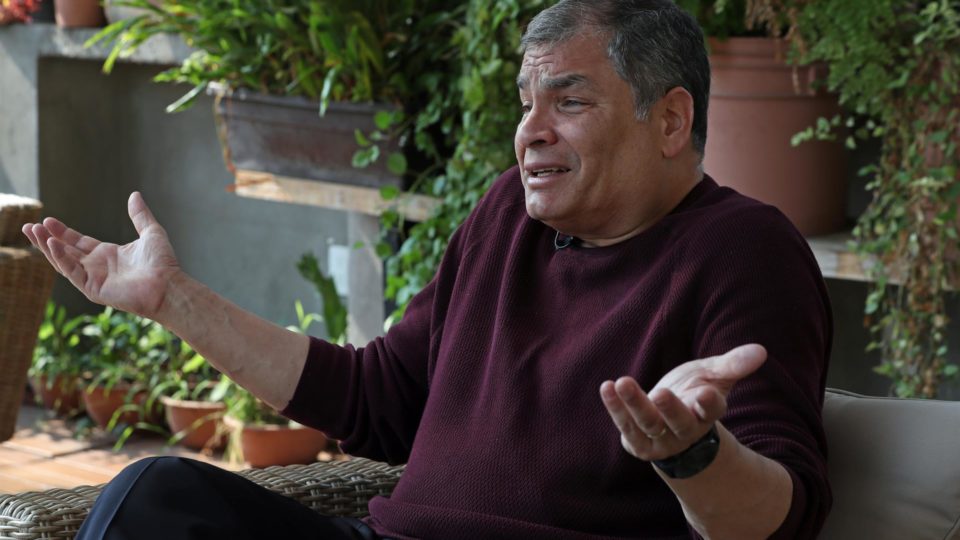 Juiz que pediu extradição de ex-presidente do Equador se diz surpreso com asilo político na Bélgica Rafael Correa foi condenado a oito anos de prisão por suborno, mas a Bélgica lhe concedeu asilo político como refugiado