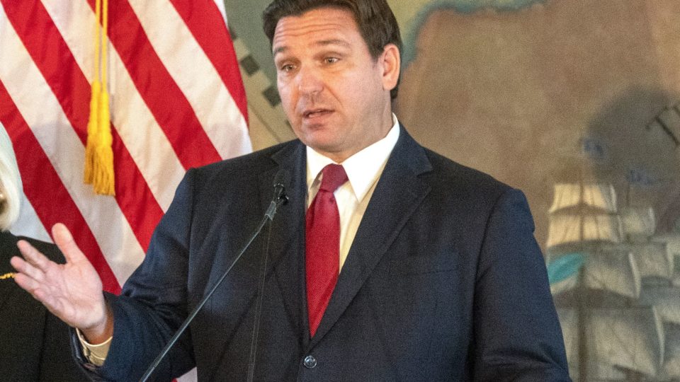 Por excesso de ativismo ideológico, Disney perde privilégios fiscais na Flórida O governador da Flórida, Ron DeSantis.