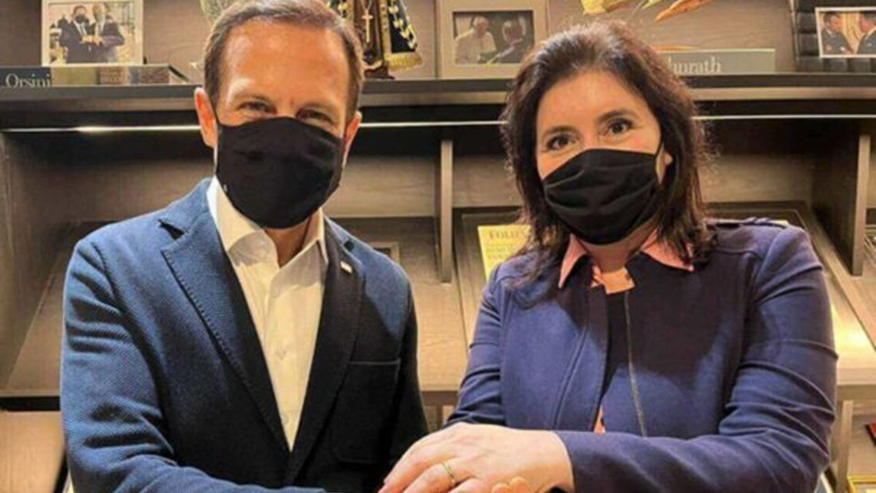 Bancada do PSDB no Congresso dá aval para candidatura única com MDB e Cidadania João Doria (PSDB) e Simone Tebet são pré-candidatos da chamada terceira via