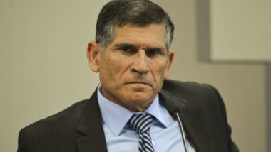 General Santos Cruz coloca nome à disposição do Podemos para disputa à Presidência Santos Cruz declarou que em caso de divergências entre os partidos de centro para a escolha de um nome único para disputar as eleições, ele apoiará o candidato que for indicado pela chamada terceira via.