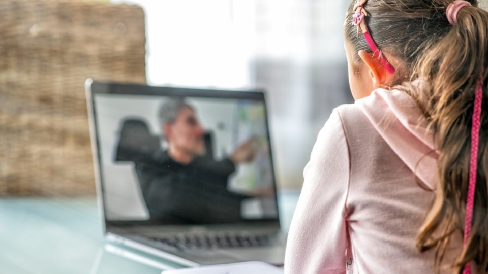 Do EAD ao Metaverso: os efeitos da tecnologia para a transformação do ensino superior Os efeitos da tecnologia para a transformação do ensino superior