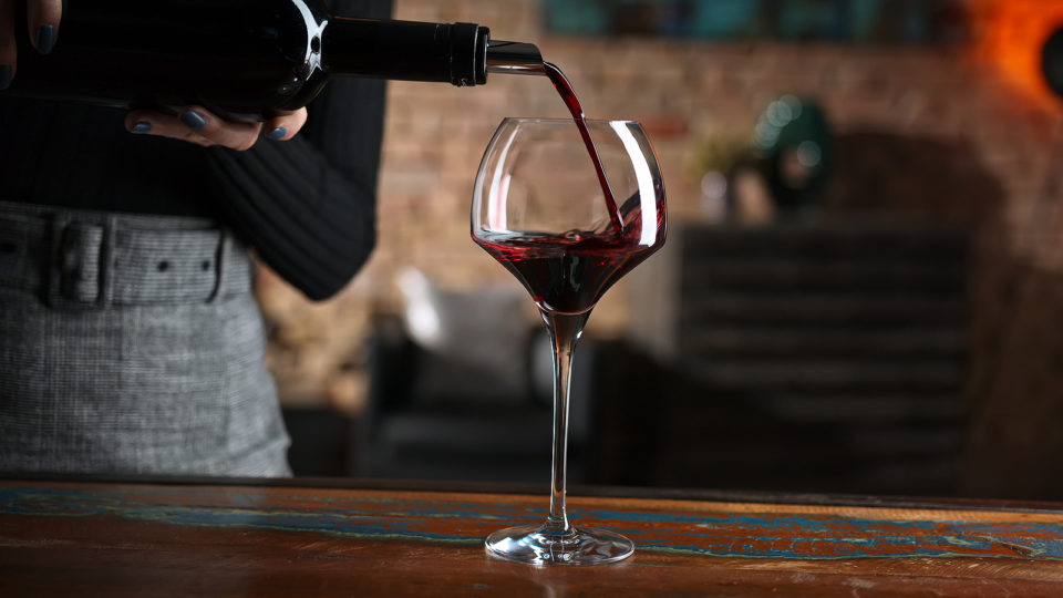 Como saber se um vinho é bom? Sommelière dá dicas de como degustar Como saber se um vinho é bom