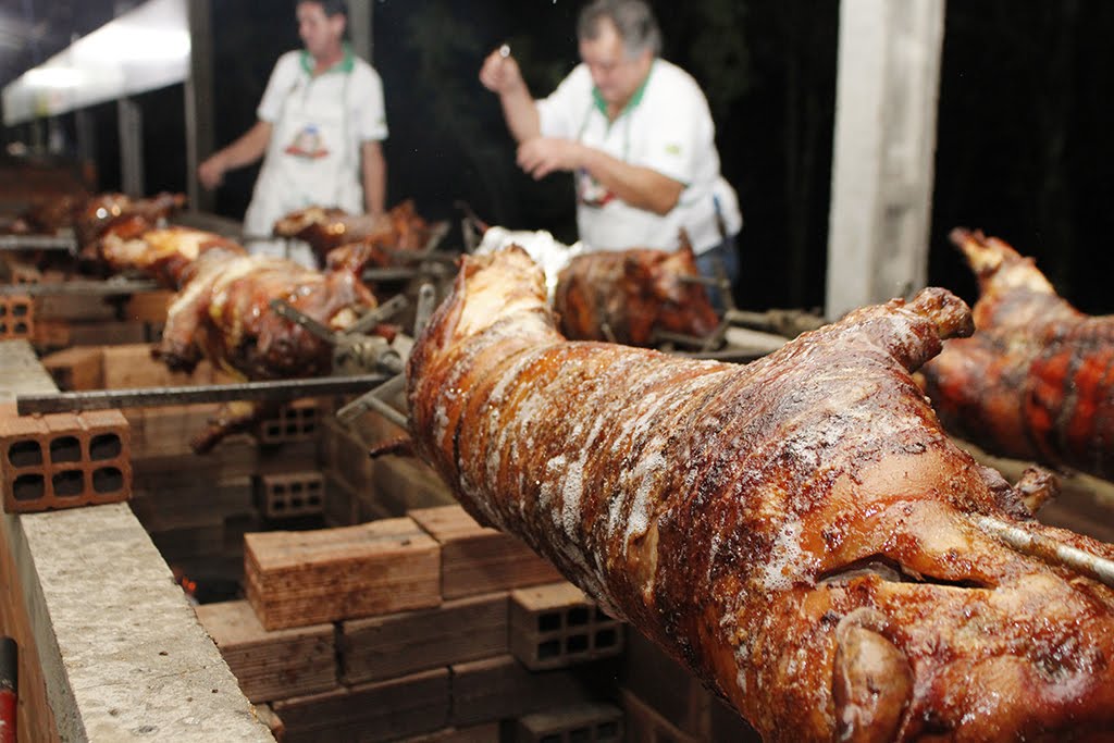 Porco no Rolete, Carneiro no Buraco, München: festas do PR em 2022