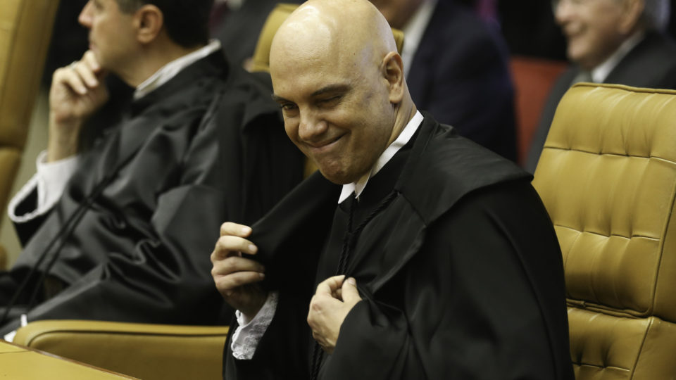 Quais as iniciativas em andamento para tentar frear o autoritarismo do STF?