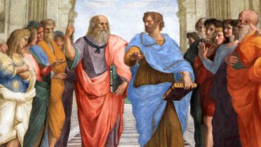 Mito e ciência: a beleza do pensamento Platão (à esquerda) e Aristóteles (à direita), ao centro de detalhe do afresco “A Escola de Atenas”, de Rafael Sanzio.