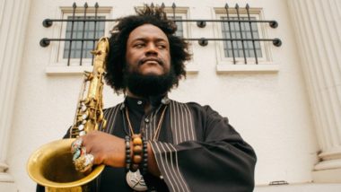 Ícone do jazz, Kamasi Washington faz show na Ópera de Arame Show Kamasi Washington