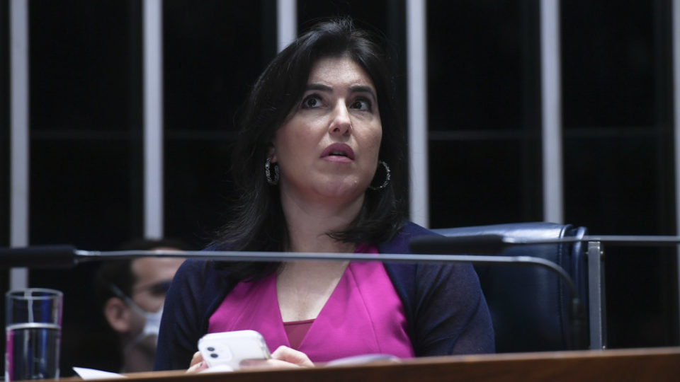 Candidatura Tebet não decola e MDB já flerta com Bolsonaro Caciques do MDB começaram a perder a esperança na candidatura presidencial da senadora Simone Tebet