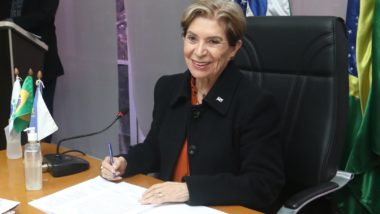 Prefeita de Ponta Grossa se autonomeia “secretária de Saúde”, mas volta atrás Professora Elizabeth voltou atrás na autonomeação para a Fundação da Saúde.