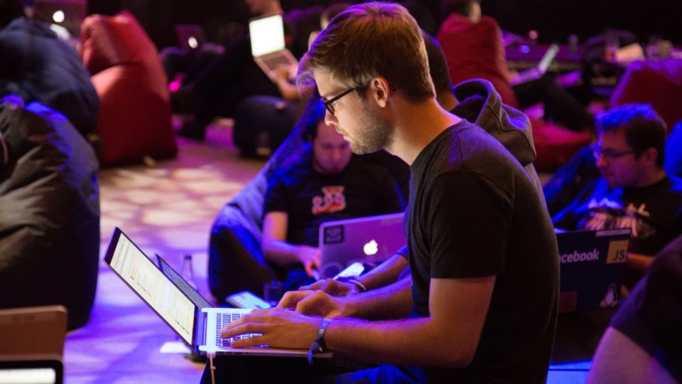 O novo CIO: como transformar a TI em Tecnologia de Negócio O novo CIO: como transformar a TI em Tecnologia de Negócio