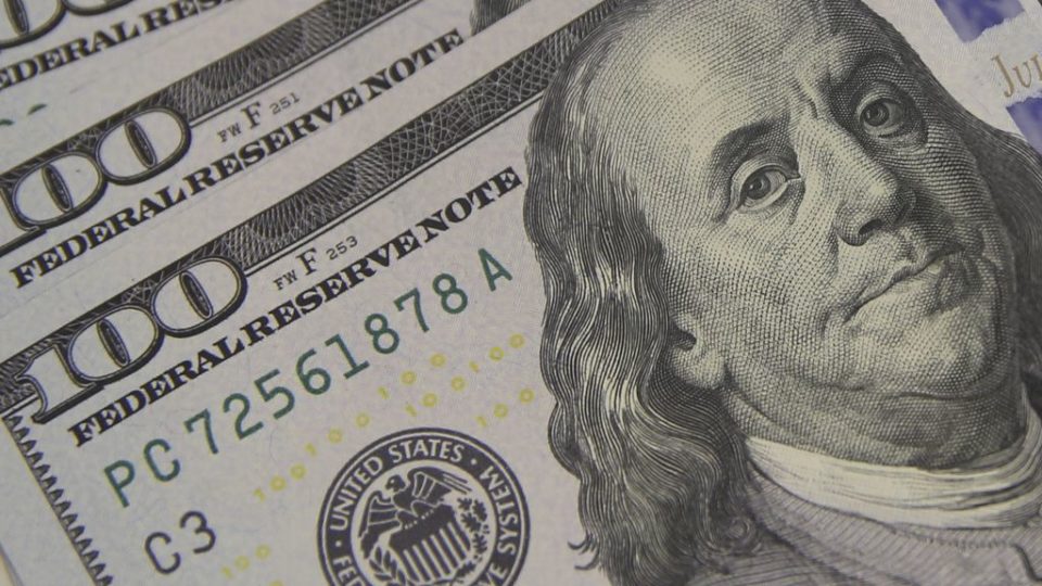 Inflação nos Estados Unidos sobe em abril e bolsas operam em queda dólar