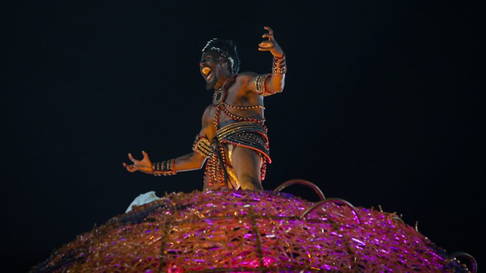 Desfile da escola de samba Grande Rio, campeã do carnaval carioca de 2022.