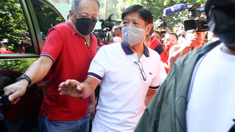 Com mais de 90% dos votos apurados, Bongbong Marcos tem quase 30 milhões de votos, mais que o dobro da adversária mais próxima