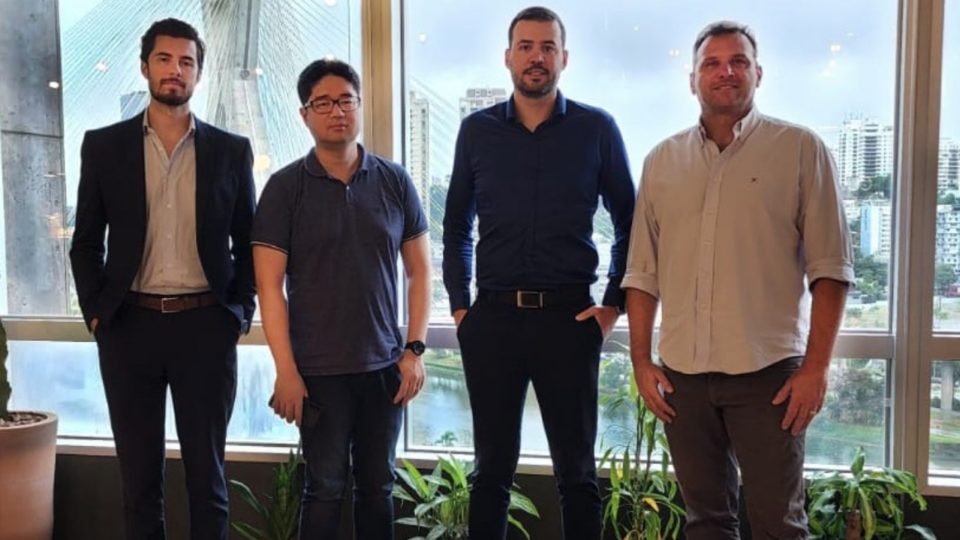 Paranaense KM Mídia, de anúncios para veículos em movimento, recebe aporte Rafael Poralla (COO), Daniel Matsukuma (sócio-fundador), Douglas Milliatti (sócio-fundador) e Valdinei Cunha (CEO) do KM Mídia
