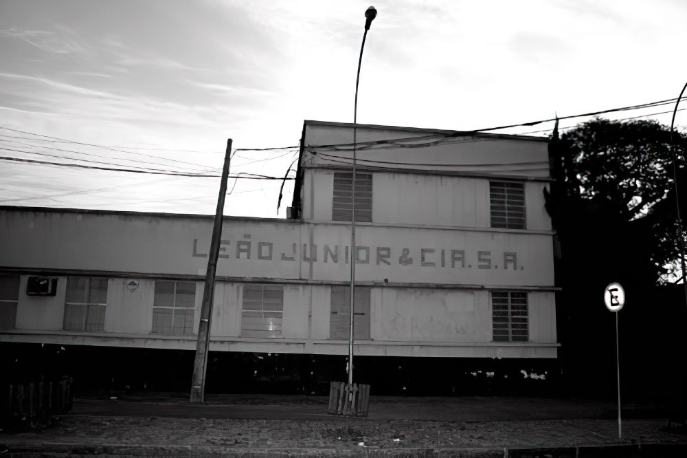 Registro do complexo fabril da Matte Leão que não sobreviveu à demolição em 2011 Registro do complexo fabril da Matte Leão que não sobreviveu à demolição em 2011