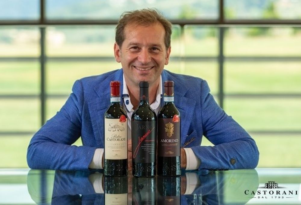 Ex-piloto da Fórmula 1, Jarno Trulli, salvou a vinícola italiana da falência e hoje exporta vinhos para o mundo.