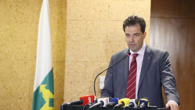 Bolsonaro troca ministro de Minas e Energia. TSE faz testes em urnas - Gazeta do Povo