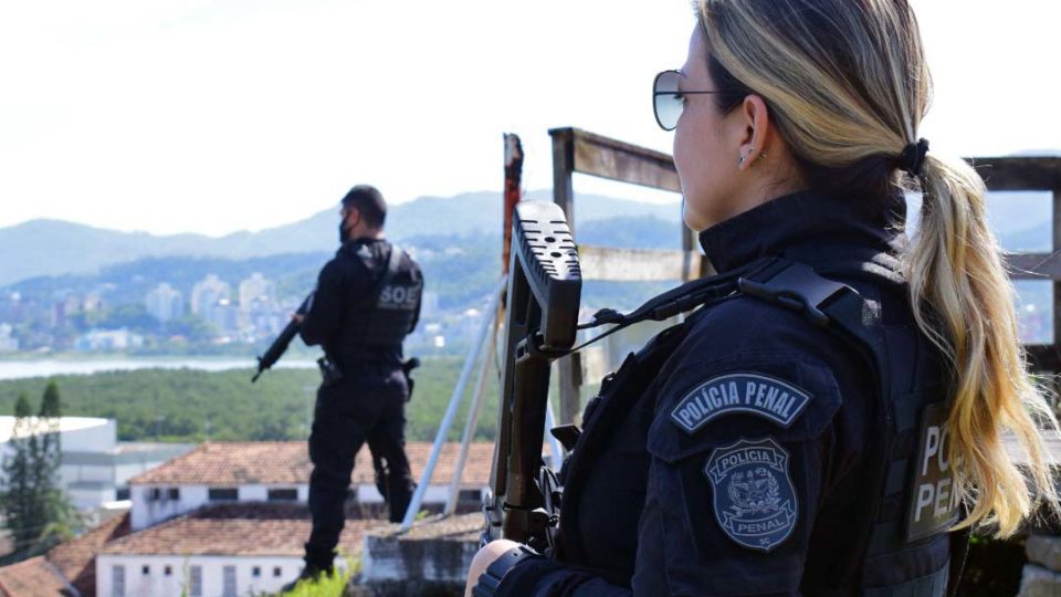 Governo de Santa Catarina abre nova seleção com 1.041 vagas Os aprovados atuarão em Florianópolis e em 39 municípios do interior
