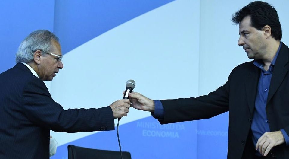 Guedes e Sachsida se reúnem para discutir privatização da Petrobras e da PPSA O novo ministro de Minas e Energia, Adolfo Sachsida, irá se reunir com o ministro Paulo Guedes para discutir privatizações da PPSA e da Petrobras.