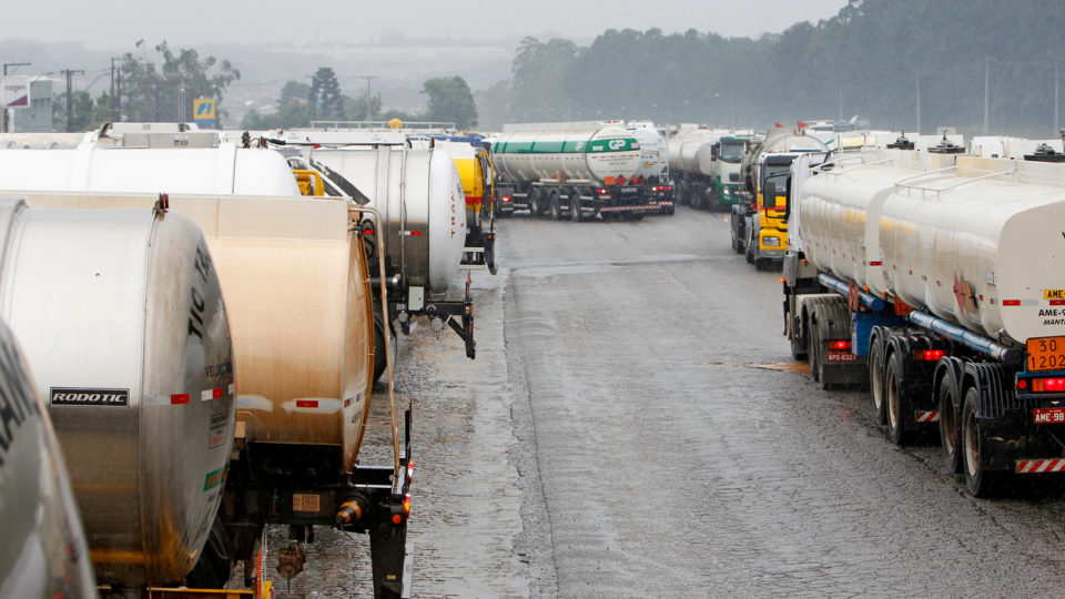 Por que a mudança no ICMS do diesel não baixou o preço do combustível Por que a mudança no ICMS do diesel não baixou o preço do combustível