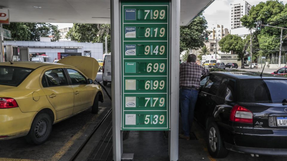 Imposto zero de importação ataca indústria nacional e produção brasileira importação - impostos