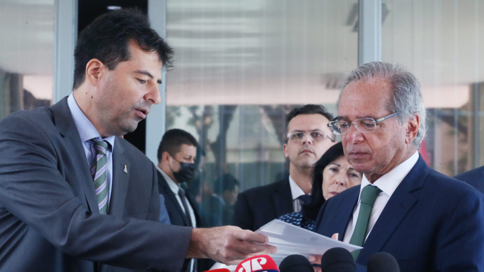 Sachsida diz que privatização da Petrobras será a libertação contra o monopólio O novo ministro de Minas e Energia, Adolfo Sachsida, entregou uma solicitação formal ao ministro da Economia, Paulo Guedes, para que sejam iniciados os estudos para a privatização da estatal Pré-Sal Petróleo S.A. (PPSA) e da Petrobras.