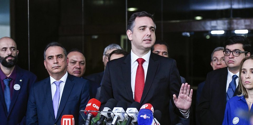 Pacheco diz que privatização da Petrobras não está no radar neste momento Pacheco esteve reunido com secretários estaduais de Fazenda e cobrou da Petrobras e dos representantes dos estados alternativas para amenizar o aumento nos preços dos combustíveis.
