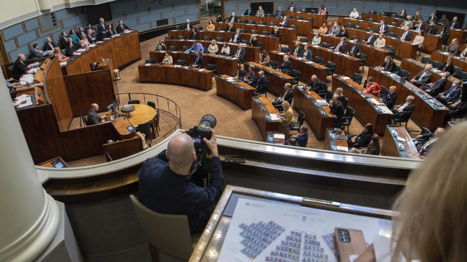 OTAN promete integração rápida da Finlândia; Rússia diz que haverá retaliação Debate sobre a adesão da Finlândia à OTAN no Parlamento local: ministros da Defesa da aliança militar do Ocidente devem debater entrada do país nórdico em encontro em Berlim no fim de semana
