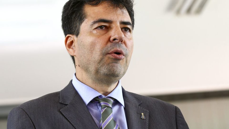 Novo ministro mostra o cartão de visita ao propor privatização da Petrobras novo ministro