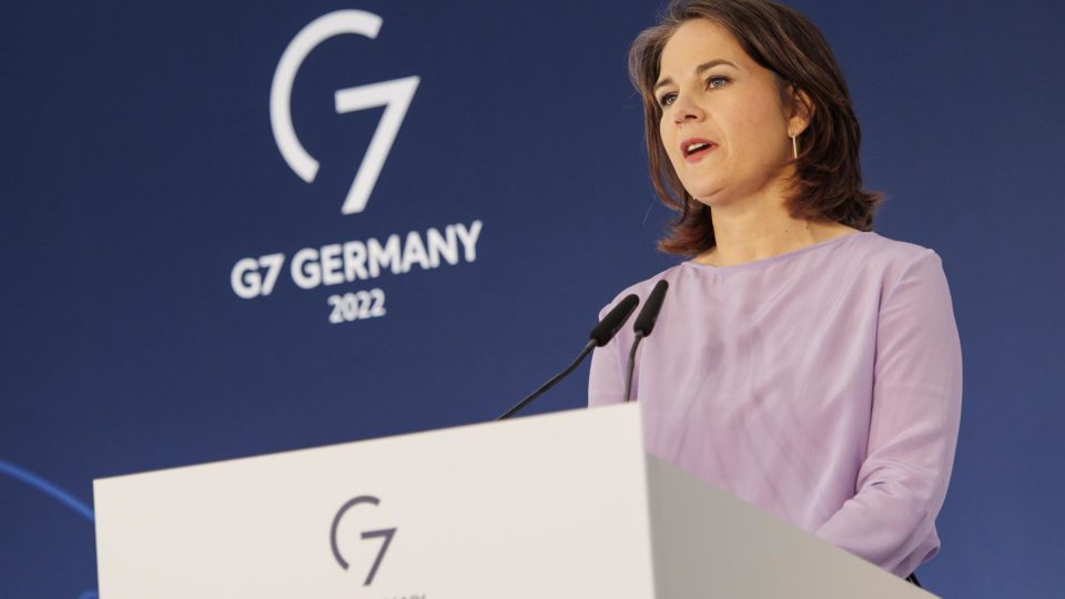 G7 avisa que nunca reconhecerá fronteiras que a Rússia quer impor à força g7