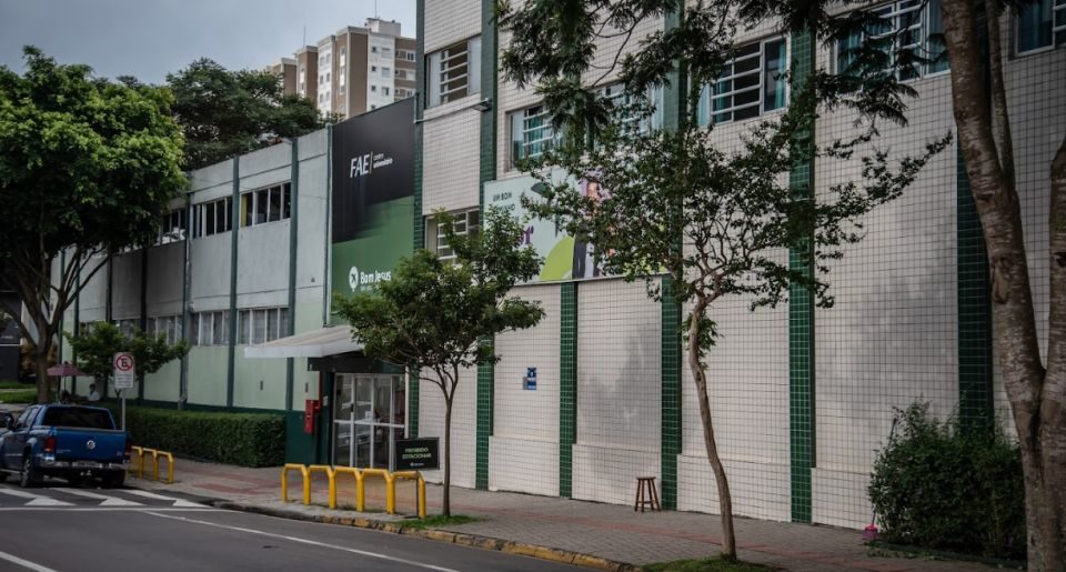Bom Jesus/FAE vai ampliar sede de São José dos Pinhais e construir nova escola em SC Grupo Bom Jesus vai ampliar a capacidade de alunos no colégio e na FAE em São José dos Pinhais.