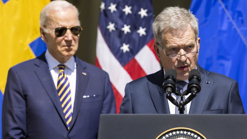 O presidente finlandês, Sauli Niinisto, em entrevista coletiva na Casa Branca na quinta-feira (19), após encontro com o homólogo Joe Biden a respeito da entrada do país e da Suécia na OTAN